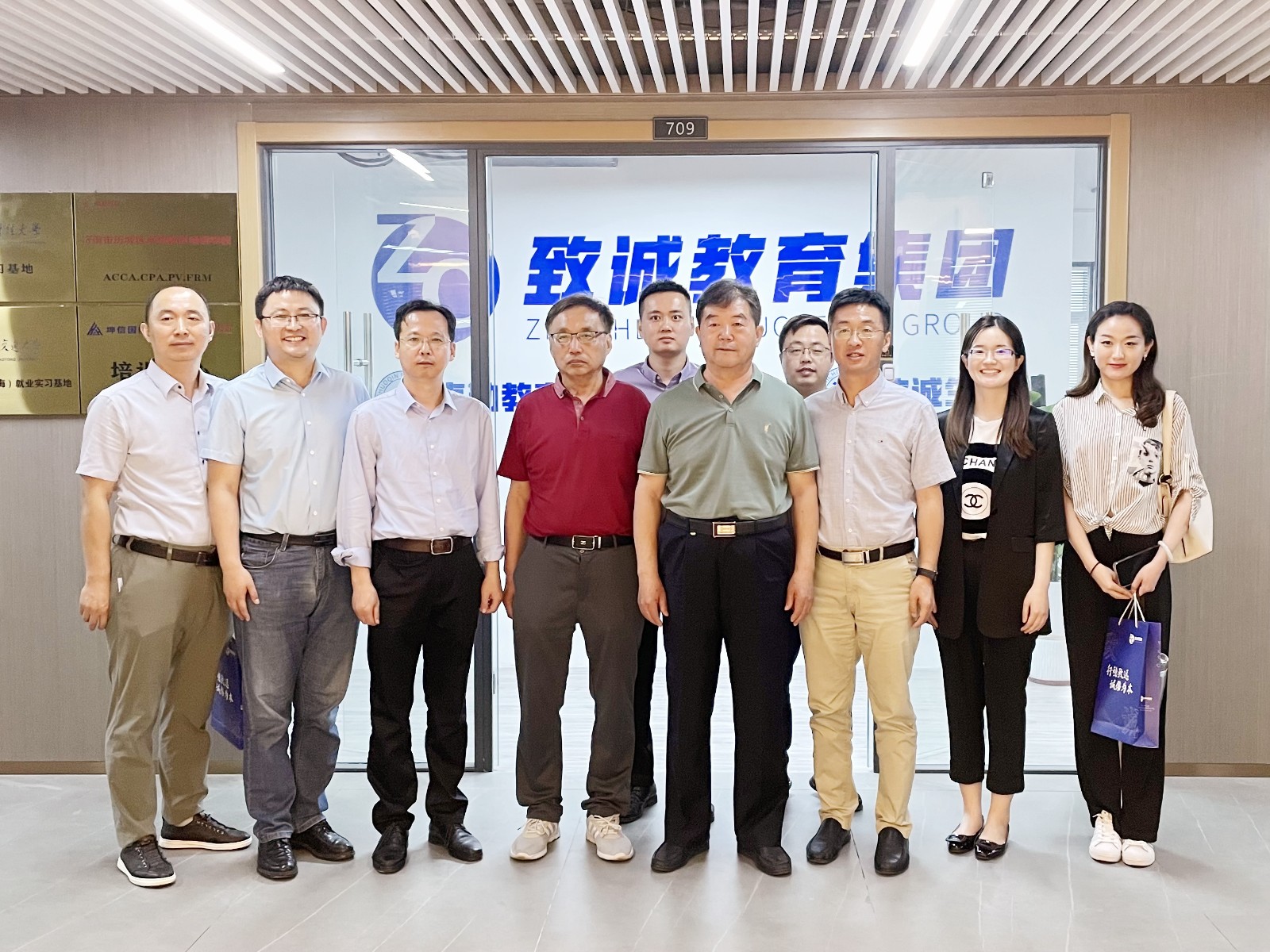 5b2d8cad4dd752abc3af596dffb1790_副本.jpg
